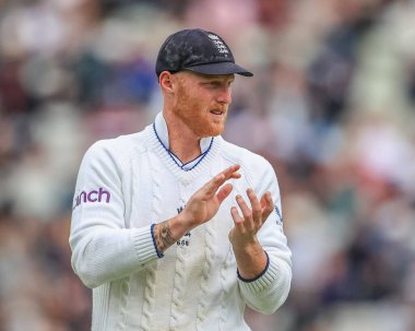 İngiltere 'den Ben Stokes vurucu takımı alkışladı