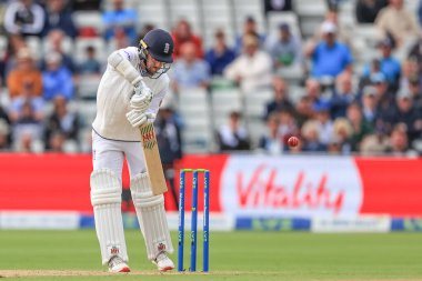 Jack Leach of England clips the ball into the gloves of Rishabh Pant of India