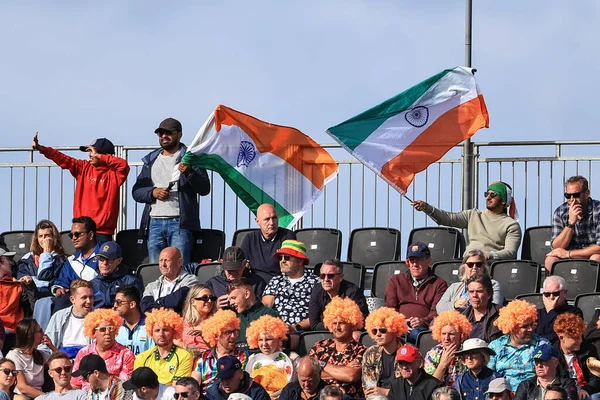 India Fans Wave Flags Game — Foto Stock