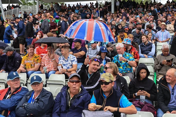 Fans Get Brollies Rain Stops Play Second Time — Stock Photo, Image