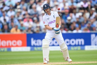 İngiltere 'den Sam Billings oyun sırasında hareket halinde