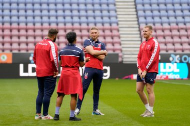 Ethan Ryan #23 of Hull KR  and Rowan Milnes before the game 