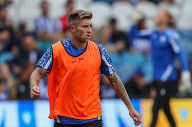 Josh Windass #11 of Sheffield Wednesday warms up ahead of kick off