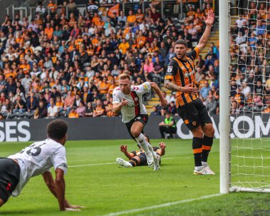 Andreas Weimann #14 of Bristol City celebrates his goal to make it 0-1
