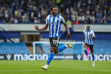 Fisayo Dele-Bashiru #17 of Sheffield Wednesday celebrates his goal to make it 2-1