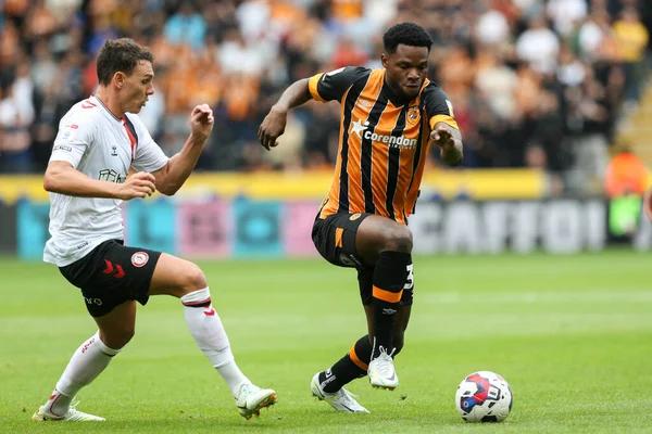 Benjamin Tetteh Hull City Runs Bristol City Defence —  Fotos de Stock