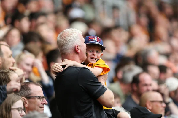 Young Hull City Fan His Dad Seen Stands — стоковое фото