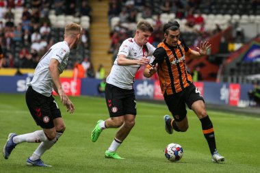 Jacob Greaves #4 of Hull City runs at the Bristol City defence 