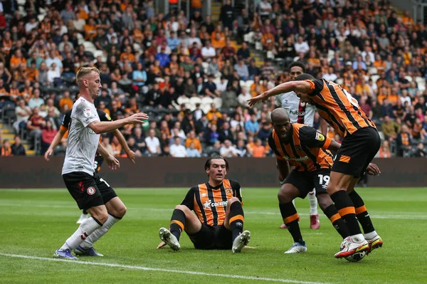 Tobias Figueiredo Hull City Cant Get Ball Out His Feet — Foto Stock