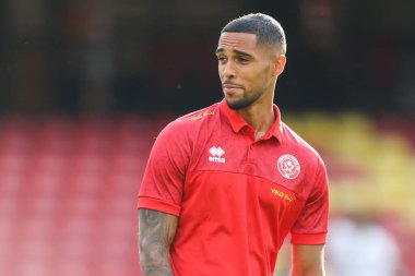 Max Lowe #13 of Sheffield United pitchside on arrival 