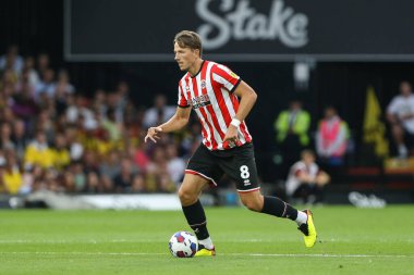 Sander Berge #8 of Sheffield United on the ball 