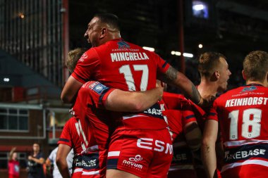 Rowan Milnes #21 of Hull KR celebrates his try to make it 20-16