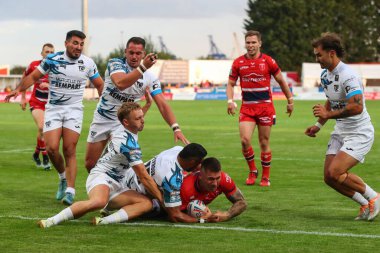 Shaun Kenny-Dowall #4 of Hull KR makes a push for the try line but ends up just short