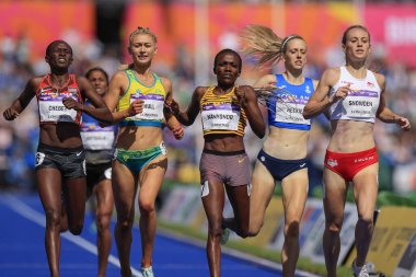 Winnie Nanyondo of Uganda wins the heat of the womens 1500m  
