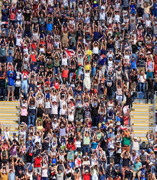 Commonwealth Games Crowd Perform Mexican Wave — ストック写真