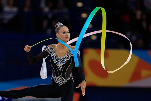 Carmel Kallemaa Canada Performs Her Ribbon Routine —  Fotos de Stock
