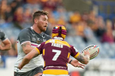 Scott Taylor #30 of Hull FC  passes the ball