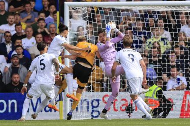 Jose Sa #1 of Wolverhampton Wanderers grabs the ball during a Leeds attack
