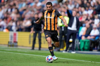 Allahyar Sayyadmanesh #9 of Hull City breaks down the wing