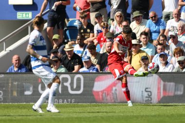 Ryan Giles #3 of Middlesbrough crosses the ball