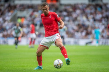 Harry Toffolo #15 of Nottingham Forest controls the ball