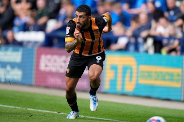 Allahyar Sayyadmanesh #9 of Hull City breaks down the wing