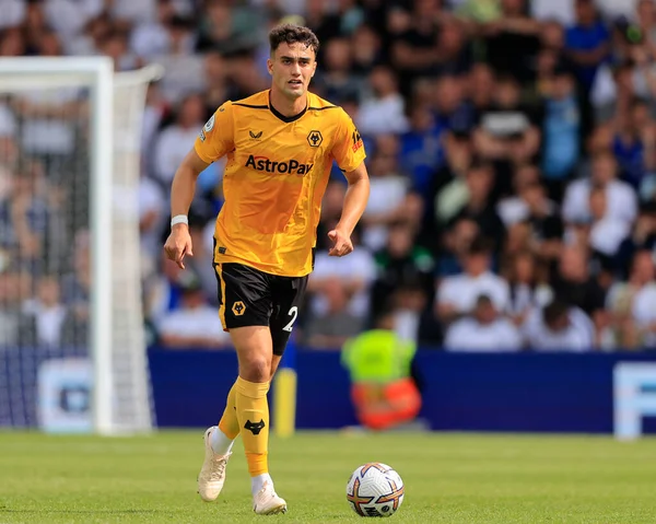 Max Kilman Wolverhampton Wanderers Runs Ball — Stockfoto