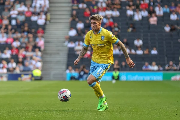 Josh Windass Sheffield Wednesday Runs Ball — Stockfoto