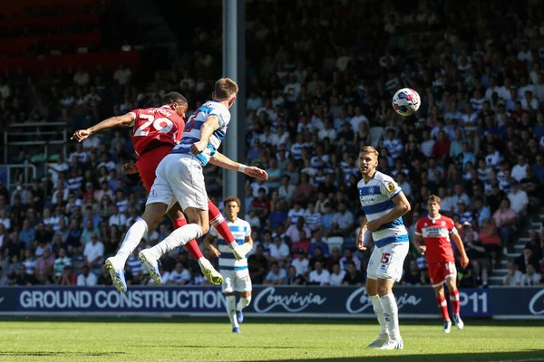 Chuba Akpom Του Middlesbrough Κεφάλια Προς Στόχο — Φωτογραφία Αρχείου