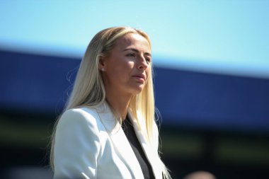 Chloe Kelly seen before kick off 