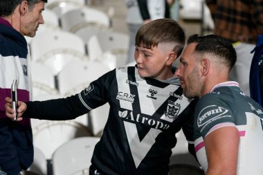 Luke Gale #7 of Hull FC poses for a selfie with a fan