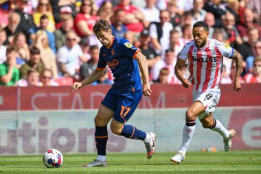 Matty Virtue #17 of Blackpool makes a break with the ball