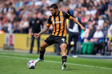Allahyar Sayyadmanesh #9 of Hull City breaks down the wing