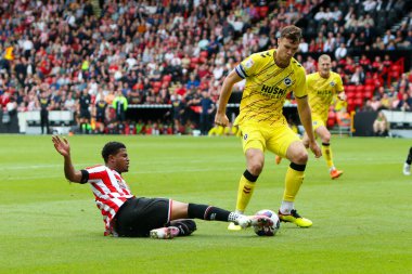 Rhian Brewster #7 of Sheffield United and Jake Cooper #5 of Millwall