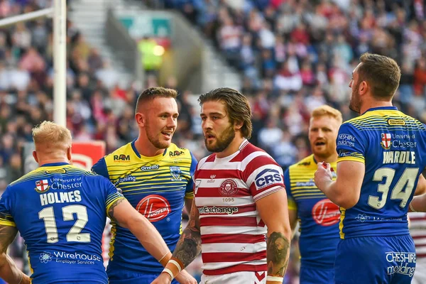 Ben Currie Warrington Wolves Celebrates His Try — Stock Fotó