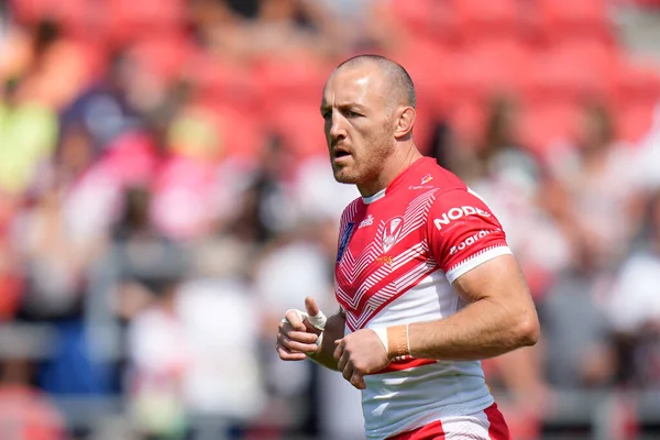 James Roby #9 of St Helens warms up before the match 