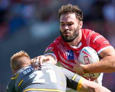 Alex Walmsley #8 of St Helens runs at Alex Sutcliffe #21 of Castleford Tigers 