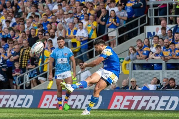 Rhyse Martin Leeds Rhinos Takes Conversion Kick Scores — Stock fotografie