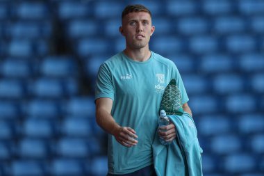 Dara O'Shea #4 of West Bromwich Albion arrives at the game prior to kick off
