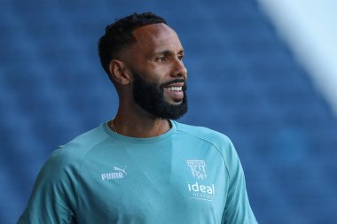 Kyle Bartley #5 of West Bromwich Albion arrives at the game prior to kick off