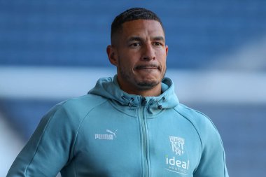 Jake Livermore #8 of West Bromwich Albion arrives at the game prior to kick off