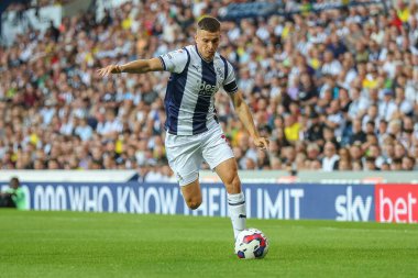 Conor Townsend #3 of West Bromwich Albion crosses the ball
