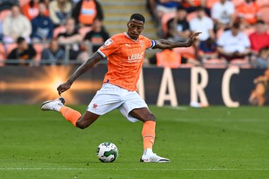 Marvin Ekpiteta #21 of Blackpool in action during the game