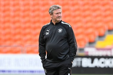 David Kerslake Assistant Head Coach during the pre-game warmup