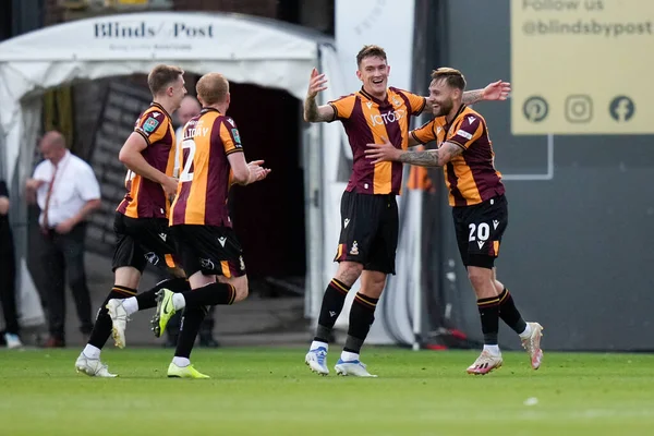 Harry Chapman Celebrates Andy Cook Bradford City Scores Equalise — 스톡 사진