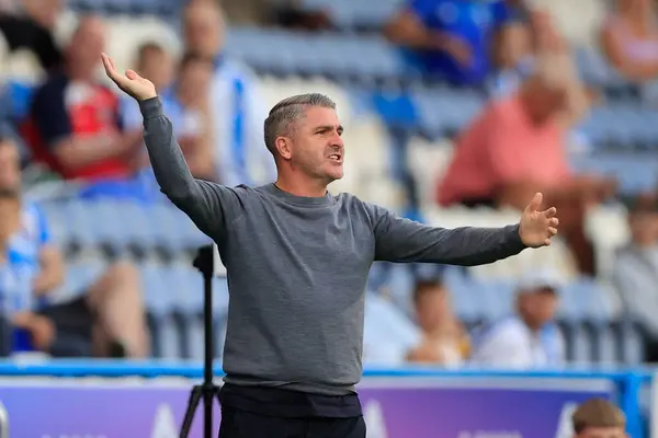 Ryan Lowe Preston North End Manager Shouts Instructions Sidelines —  Fotos de Stock