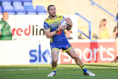 Matt Dufty #36 of Warrington Wolvesduring pre match warm up