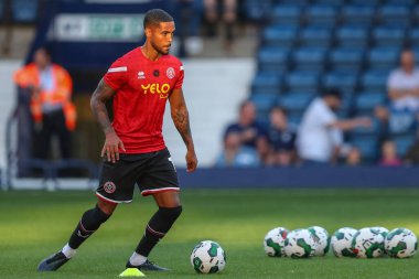 Max Lowe #13 of Sheffield United warms up ahead of kick off