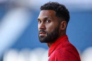 Wes Foderingham #18 of Sheffield United arrives at the game prior to kick off