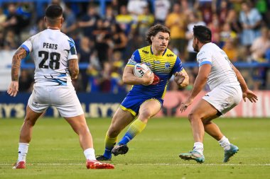 Rob Mulhern #19 of Warrington Wolves in action